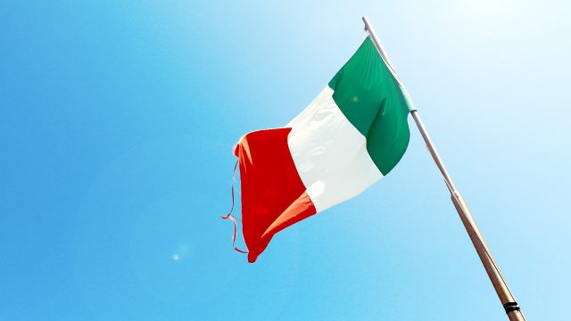 イタリア